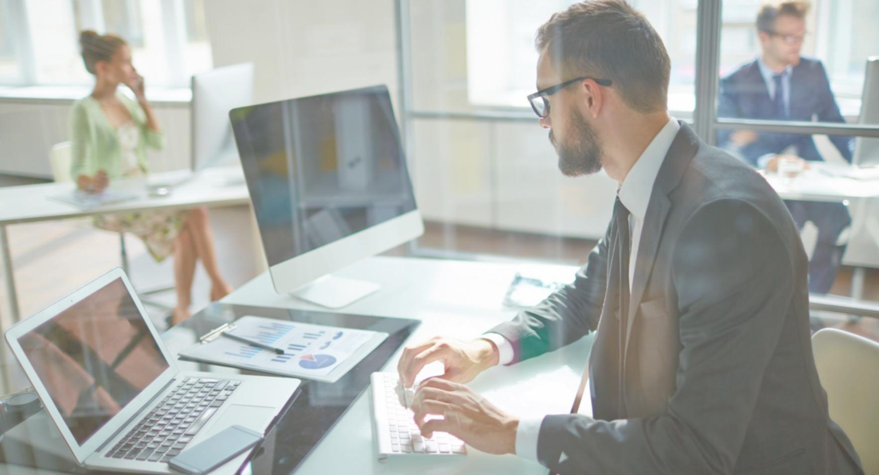 Automatyczne raporty finansowe z AI: podstawy i pierwsze wdrożenie